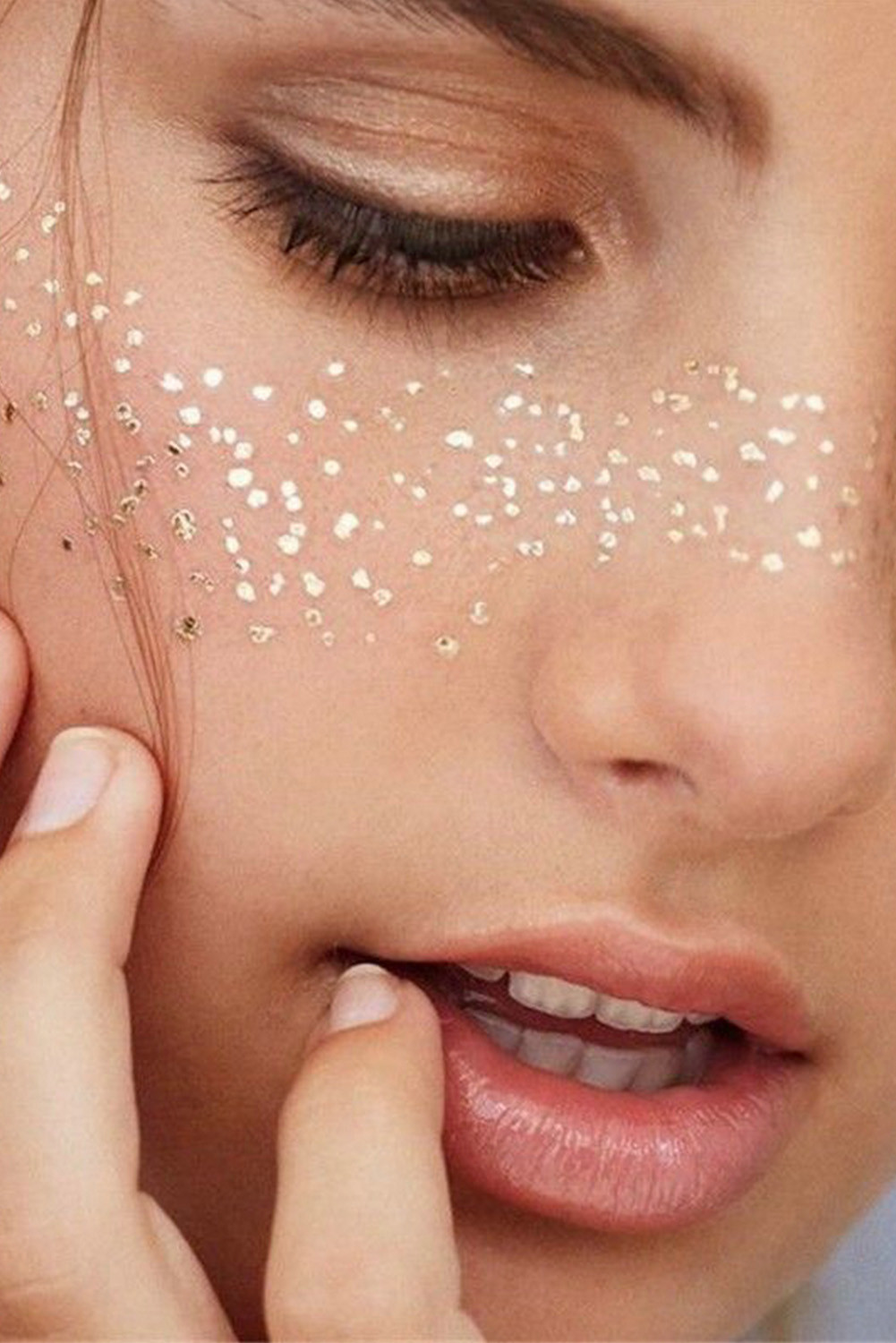 US$ 2.57 Shimmering Temporary Face Tattoo Wholesale